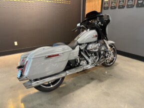 2025 Harley-Davidson® Street Glide® Billiard Gray thumb 2