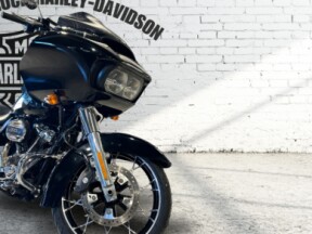 2021 Harley-Davidson® Road Glide® Special Vivid Black thumb 3