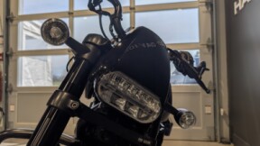 2022 Harley-Davidson® Sportster® S Vivid Black thumb 2