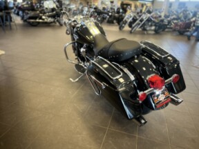 2017 Harley-Davidson Road King FLHR thumb 1