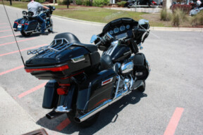 2017 Harley-Davidson® Ultra Limited FLHTK thumb 1
