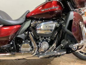 2018 Harley-Davidson® Ultra Limited Low Wicked Red/Twisted Cherry FLHTKL thumb 3