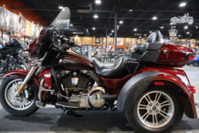 2015 Tri Glide Ultra Classic Two-Tone Mysterious Red Sunglo/Blackened Cayenne Sunglo thumb 3