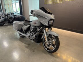 2025 Harley-Davidson® Street Glide® Billiard Gray thumb 3