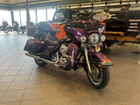2011 Harley-Davidson Electra Glide Ultra Classic FLHTCU thumb 3