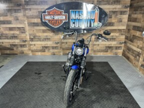 2026 Harley-Davidson® Street Bob® Aurora Blue Denim Chrome Laced Wheels thumb 3