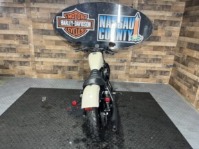 2022 Harley-Davidson® Iron 883™ White Sand Pearl thumb 1