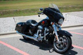 2020 Harley-Davidson® Electra Glide® Standard FLHT thumb 3