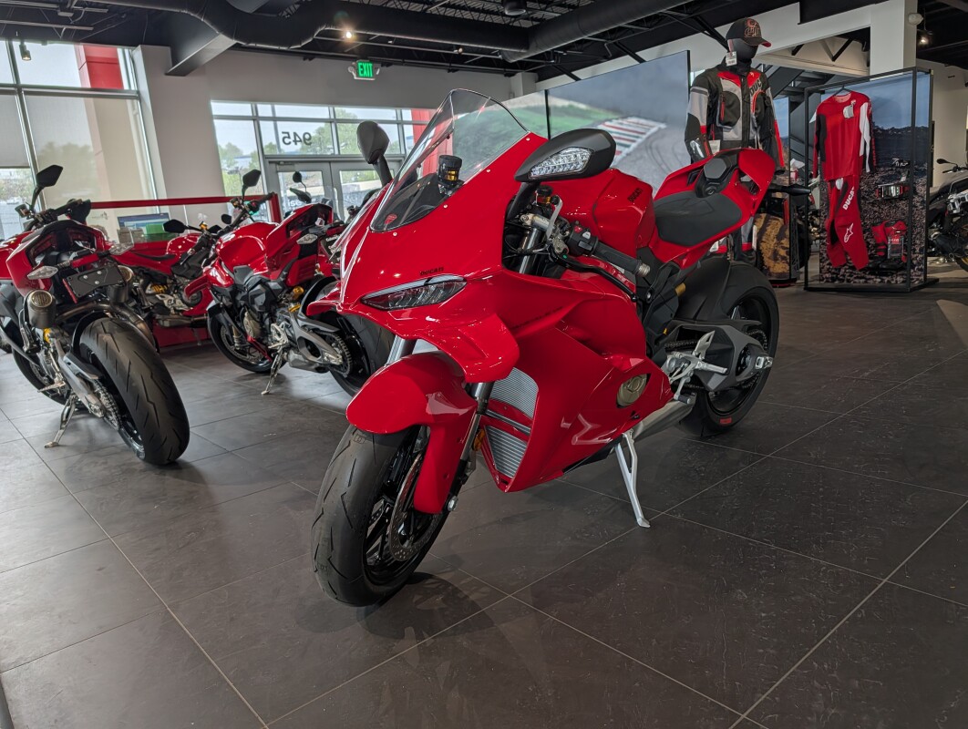 2025 Ducati Panigale V4