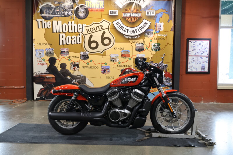 Harley-Davidson® Nightster™ Special 2023 RH975S VIVID BLACK