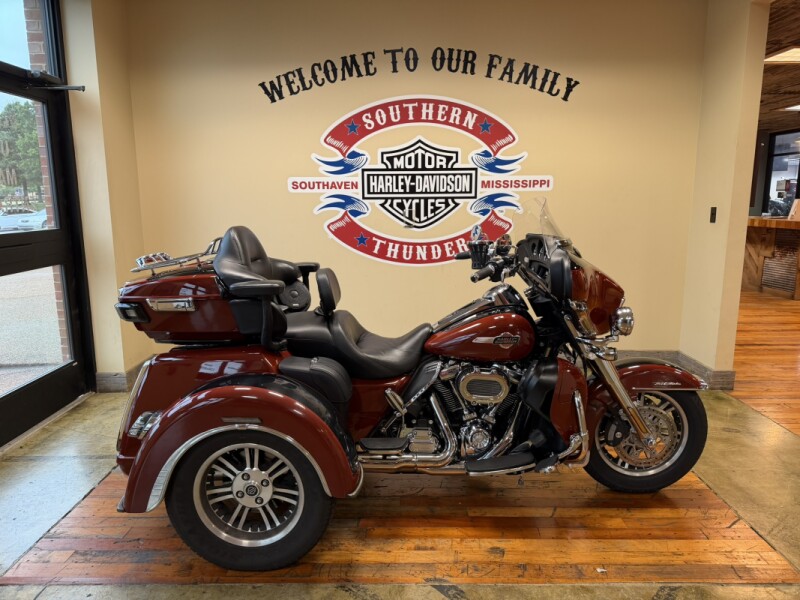2024 Harley-Davidson® Tri Glide® Ultra Red Rock / Vivid Black