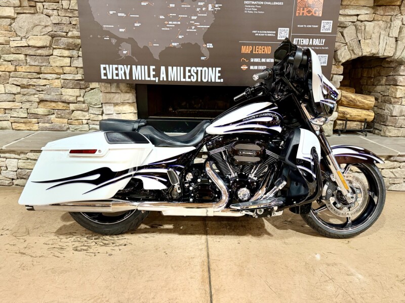 2016 FLHXSE - CVO Street Glide 