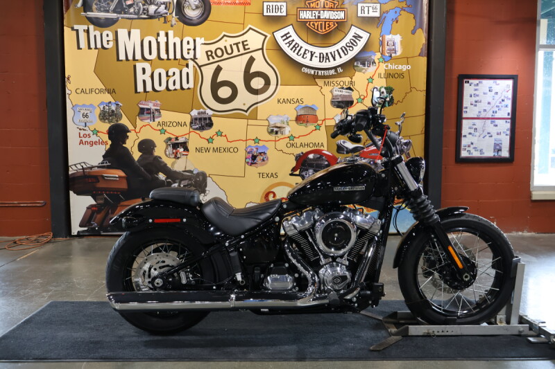 Harley-Davidson® Street Bob™ 2025 FXBB VIVID BLACK