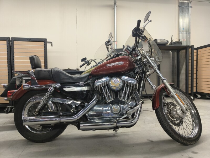 2009 Harley-Davidson® 1200 Custom Red Hot Sunglo