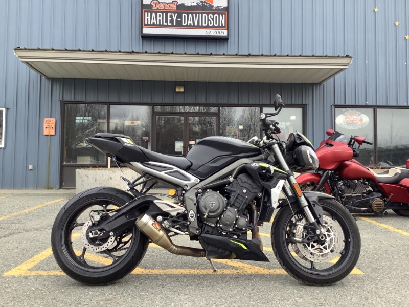 2022 Triumph Street Triple R 