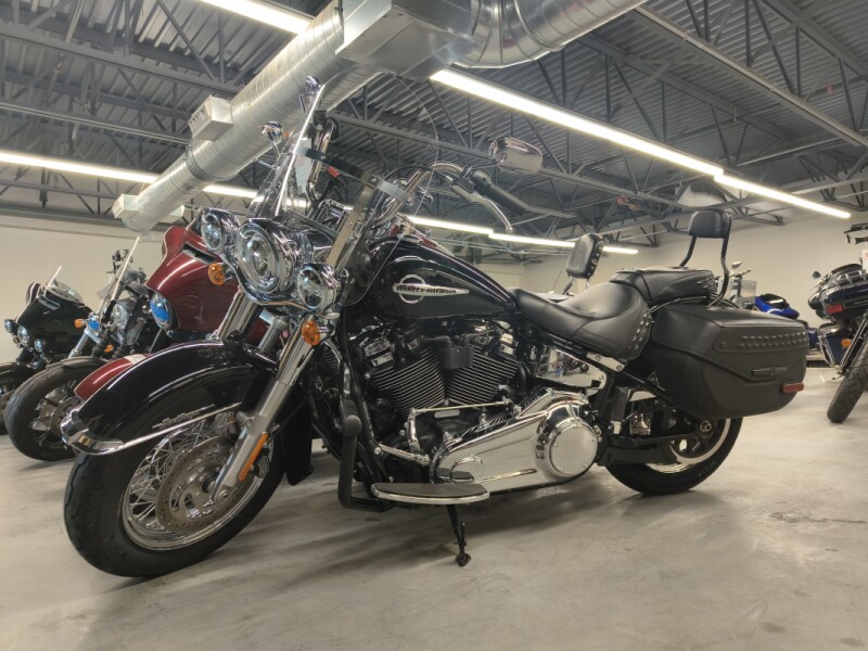 2020 Harley-Davidson® Heritage Classic 107 Vivid Black