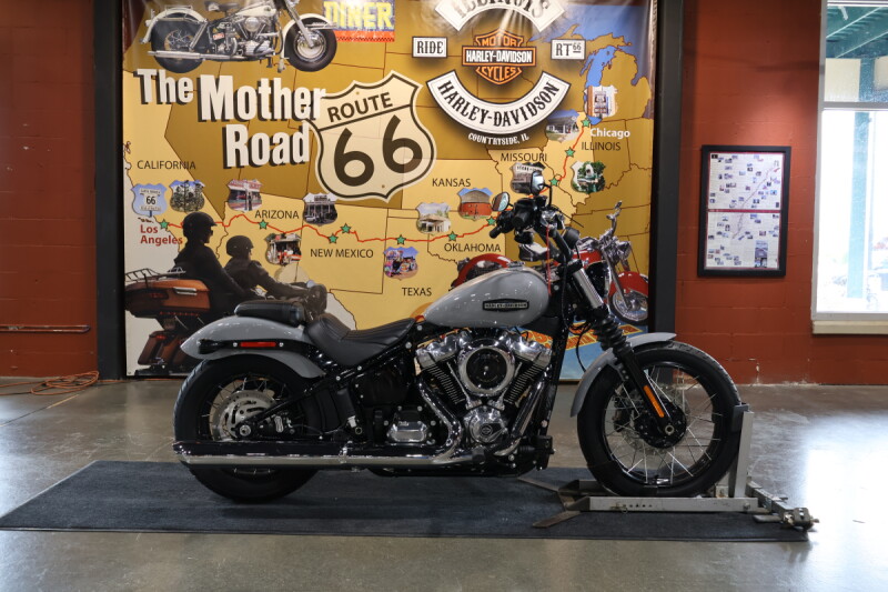 FXBB 2025 Street Bob™