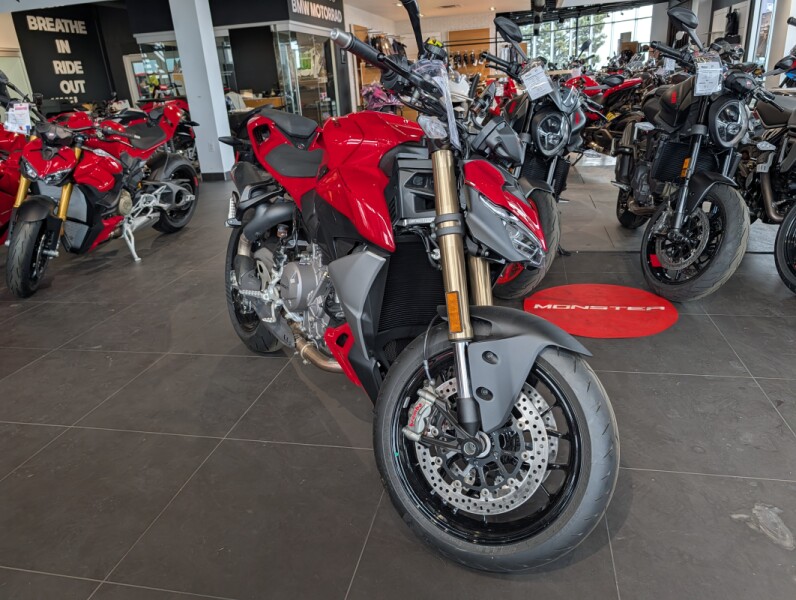 2026 Ducati Streetfighter V2
