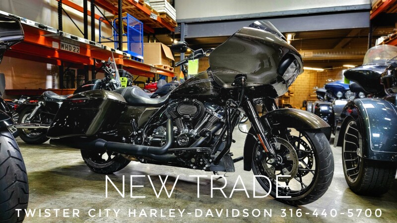 2020 Harley-Davidson® Road Glide® Special, FLTRXS
