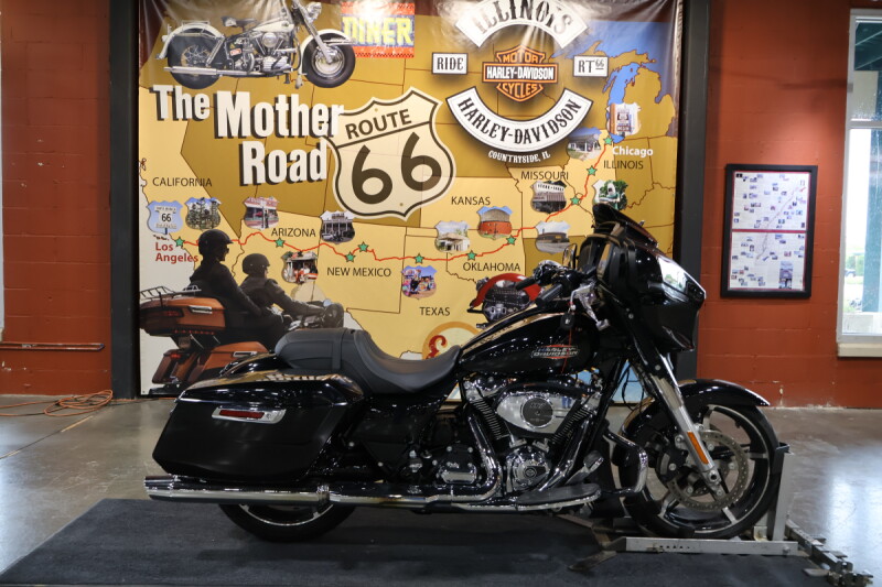 Harley-Davidson® Street Glide® 2024 FLHX VIVID BLACK