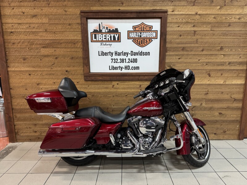 2016 Harley-Davidson® Street Glide® Special Velocity Red Sunglo  FLHXS