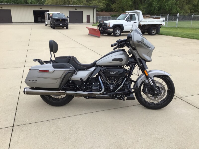 FLHXSE 2023 CVO™ Street Glide®