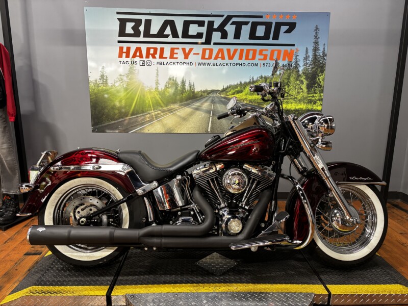 2009 Harley-Davidson® Softail® Deluxe BLACK W/PINSTRIPE