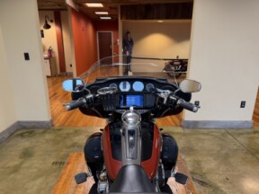 2024 Harley-Davidson® Tri Glide® Ultra Red Rock / Vivid Black thumb 1