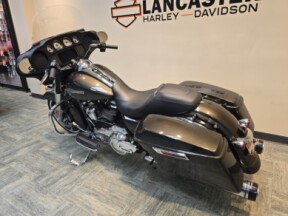 2021 Harley-Davidson® Street Glide® River Rock Gray FLHX thumb 0