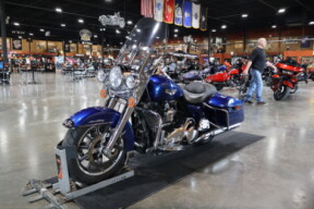 FLHR 2015 Road King® Classic thumb 1