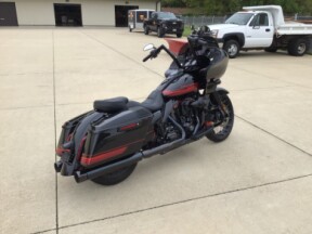 FLTRXSE 2021 CVO™ Road Glide® thumb 3