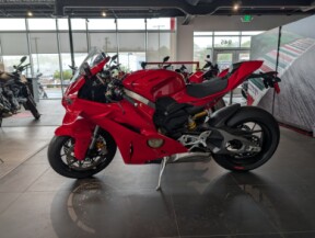 2025 Ducati Panigale V4 thumb 3