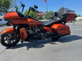 2020 Harley-Davidson® Road Glide® Limited thumb 2