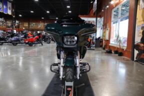 Harley-Davidson® Street Glide® 2024 FLHX ALPINE GREEN thumb 2
