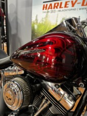 2009 Harley-Davidson® Softail® Deluxe BLACK W/PINSTRIPE thumb 1