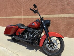 2025 Harley-Davidson® Road King® Special Whiskey Fire thumb 3