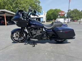 2026 Harley-Davidson® Road Glide™ thumb 3
