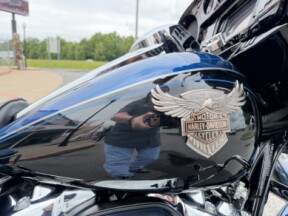 2018 Harley-Davidson® 115th Anniversary Street Glide® Legend Blue/Vivid Black thumb 0