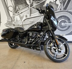 2026 Street Glide® FLHX thumb 3