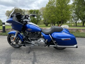 2024 Harley-Davidson® Road Glide® thumb 3
