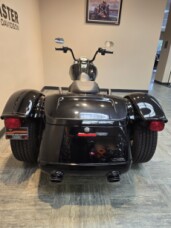 2023 Harley-Davidson® Freewheeler® Vivid Black FLRT thumb 2