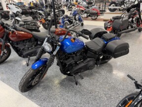2024 Harley-Davidson® Street Bob® 114 Blue Burst thumb 3