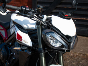 2023 Triumph Street Triple RS thumb 3