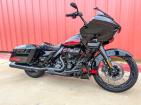 2021 Harley-Davidson® CVO™ Road Glide® FLTRXSE thumb 3