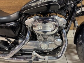 2017 Harley-Davidson® SuperLow® Vivid Black XL883L thumb 2