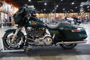Harley-Davidson® Street Glide® 2024 FLHX ALPINE GREEN thumb 3
