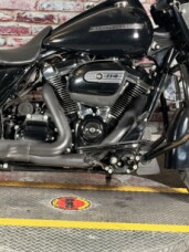 Harley-Davidson® Road King® Special 2019 FLHRXS BLACK thumb 2