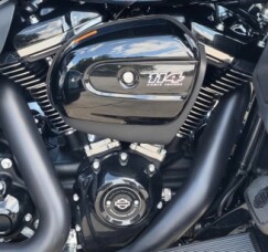 FLHTCUTG 2025 Tri Glide™ Ultra thumb 2