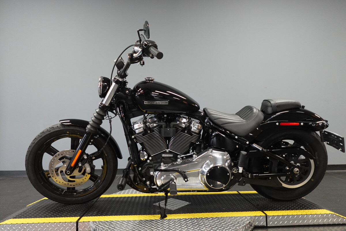 2026 Harley-Davidson® Street Bob® FXBB, photo 5
