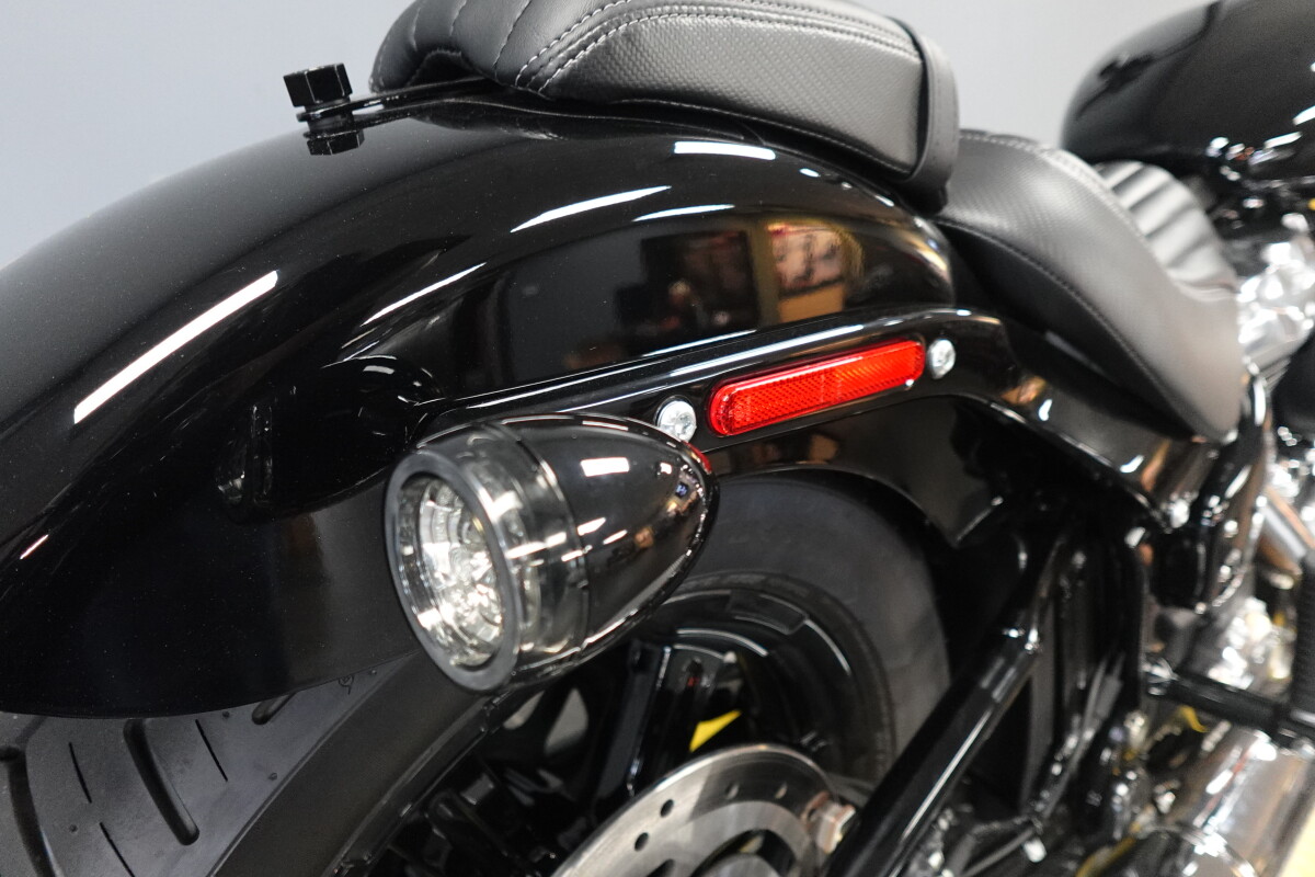 2026 Harley-Davidson® Street Bob® FXBB, photo 14